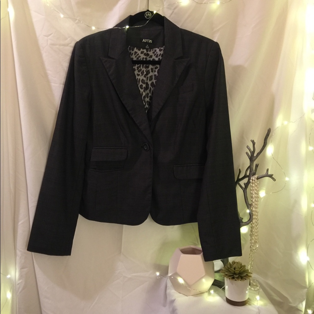 Apt. 9 suit blazer with button details, like new - Picture 2 of 8