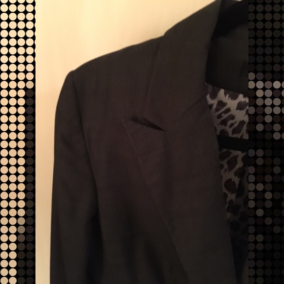 Apt. 9 suit blazer with button details, like new - Picture 6 of 8