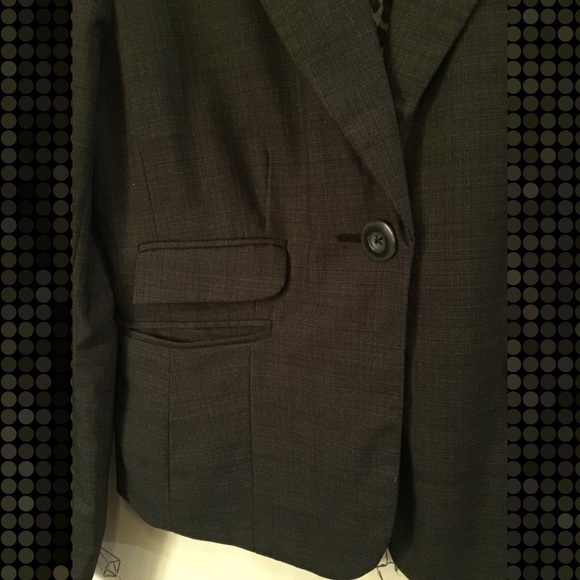 Apt. 9 suit blazer with button details, like new - Picture 8 of 8