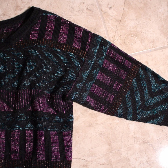 LAST CALL F21 cropped sweater - Picture 5 of 7