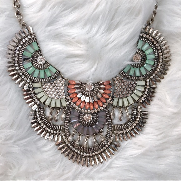 *SOLD* 💎FOREVER 21 Oversized Tribal Necklace - Picture 3 of 3