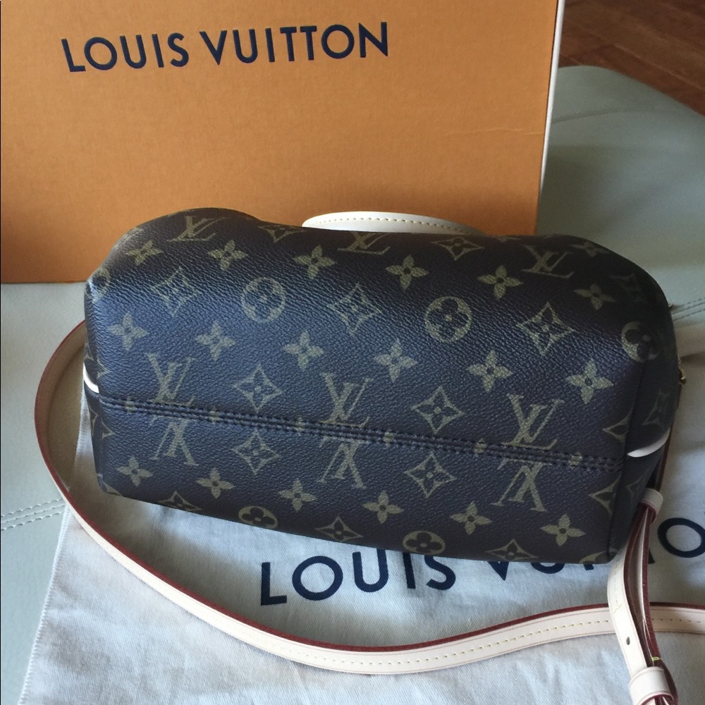 🚫SOLD🚫2017 Like New!🎀Louis Vuitton Turenne PM - Picture 5 of 8