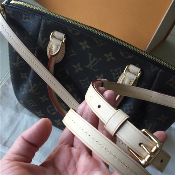 🚫SOLD🚫2017 Like New!🎀Louis Vuitton Turenne PM - Picture 4 of 8