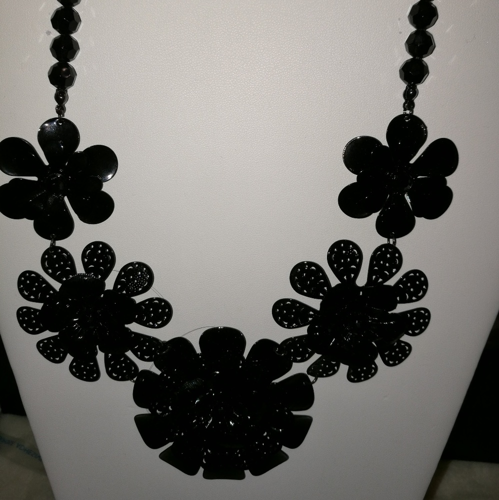 Blank flower gorgeous necklace