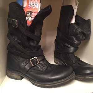 Combat styled leather strap boots by Steve Madden
