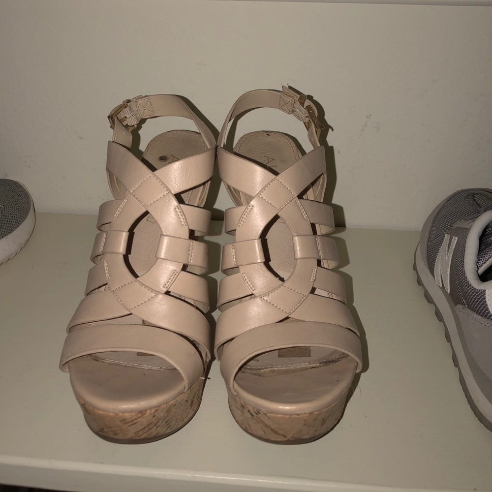 Aldo tan / cream wedges (7.5)