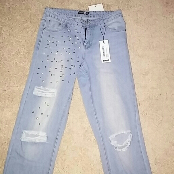 High Wasted Pearl Embellished Boyfriend Jeans - Picture 2 of 4