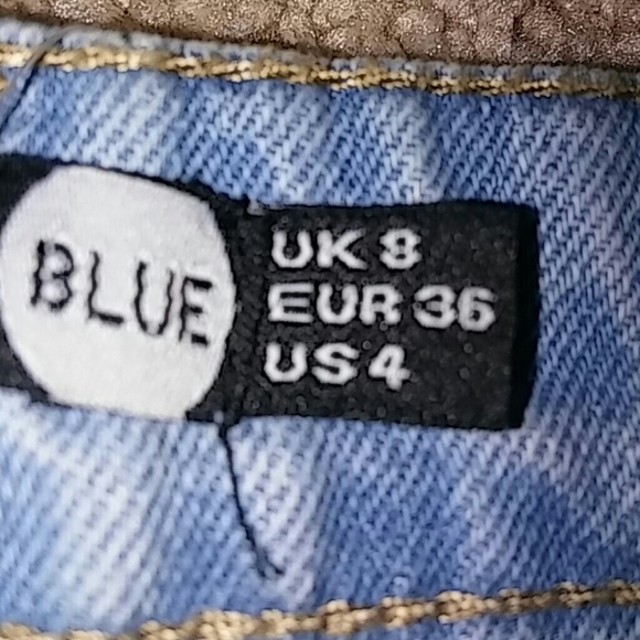 High Wasted Pearl Embellished Boyfriend Jeans - Picture 4 of 4