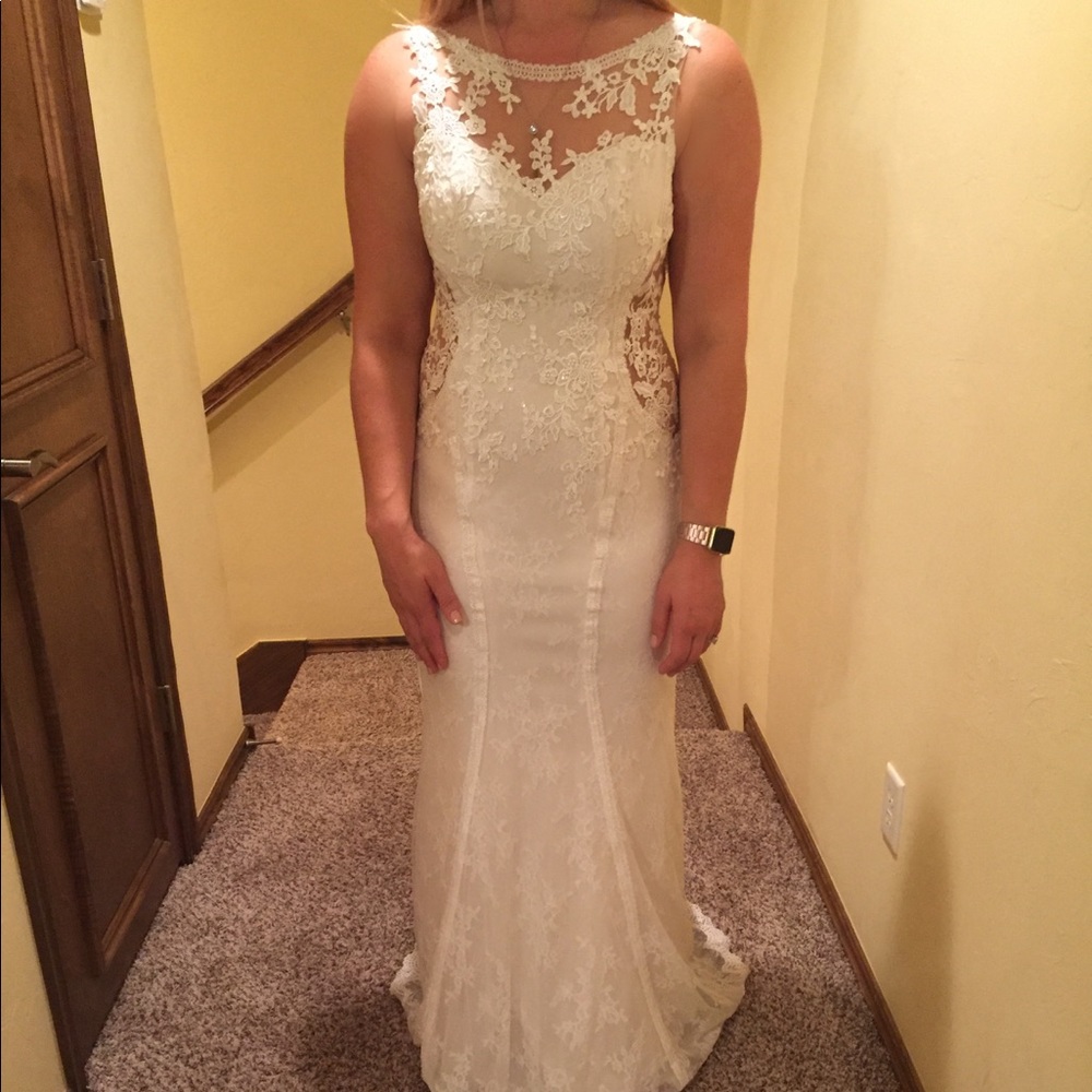 New Justin Alexander backless, lace wedding dress