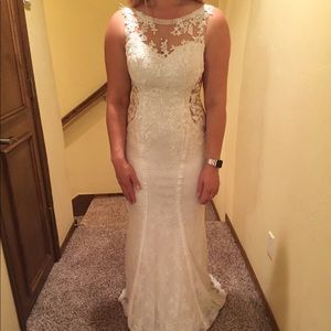 New Justin Alexander backless, lace wedding dress