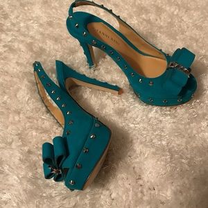 Gianni bine turquoise heels with studs