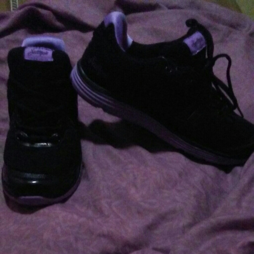 Shoes - Picture 2 of 2