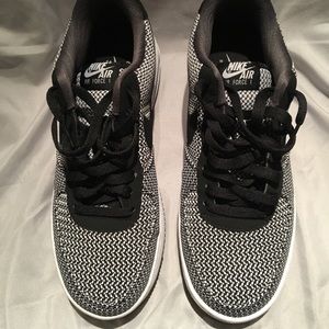 Men’s Nike Air ForceOne in B/W Print pattern.