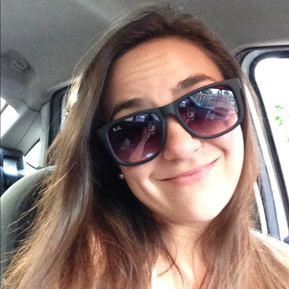 Meet your Posher, Nicole