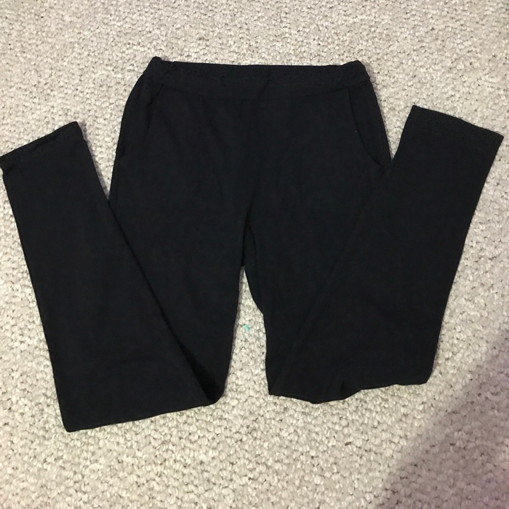 Black leggings
