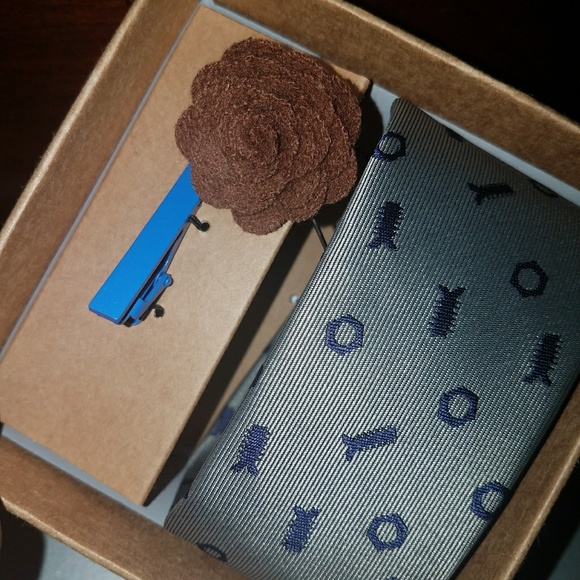 Hipster tie box *price firm * - Picture 4 of 4