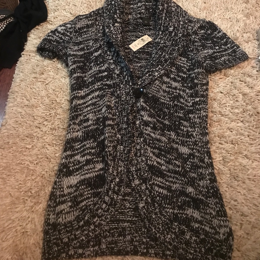 Cardigan like sweater
