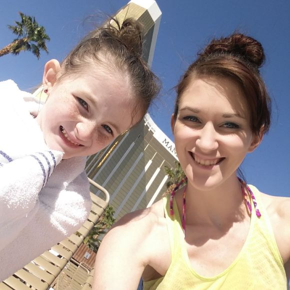 Meet your Posher, Heather - Picture 2 of 4