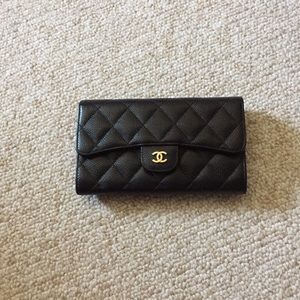 Chanel Classic medium wallet ghw Chanel Classic medium wallet ghw