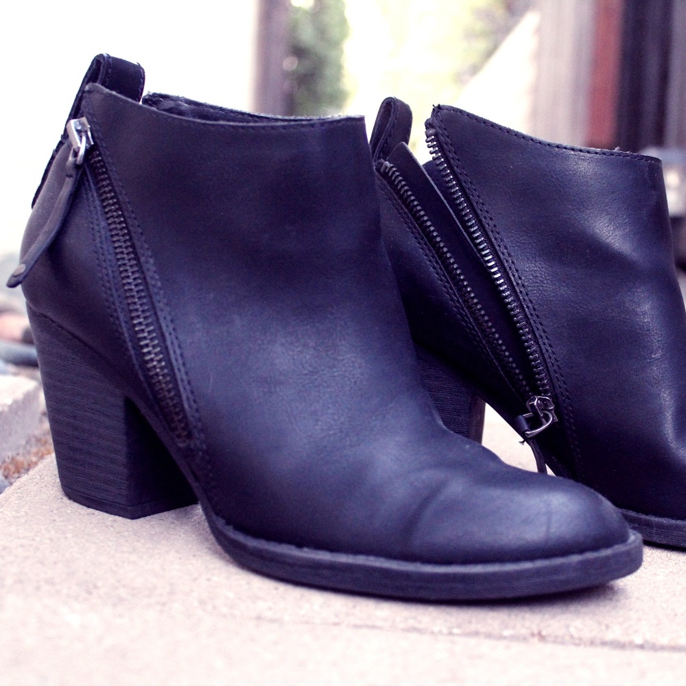 Black dual zipper booties