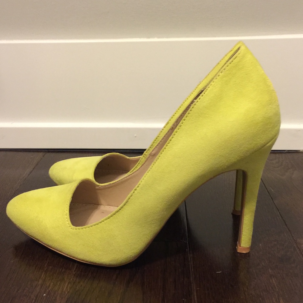 Forever 21 neon yellow faux suede pumps