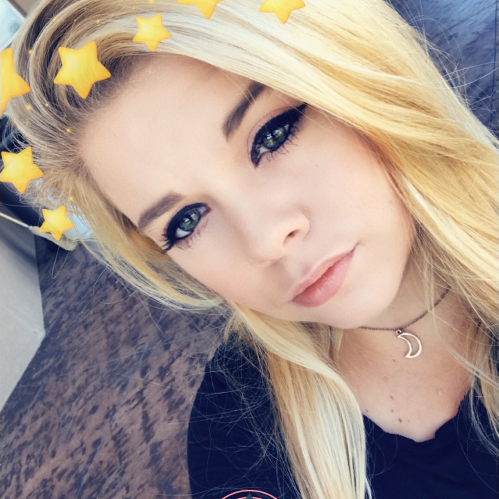 Meet your Posher, Nikki