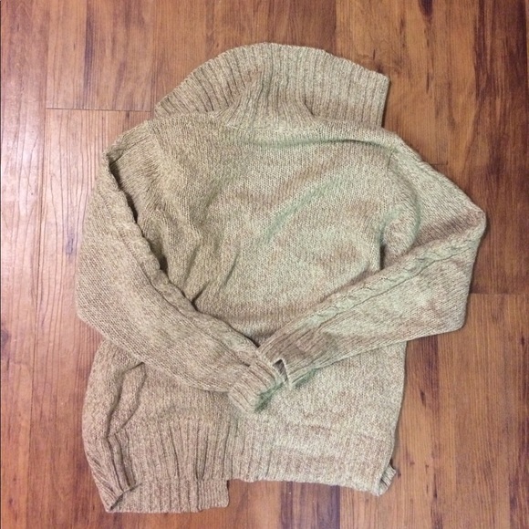 Like New Cream/Tan St. John's Bay Sweater M - Picture 6 of 6