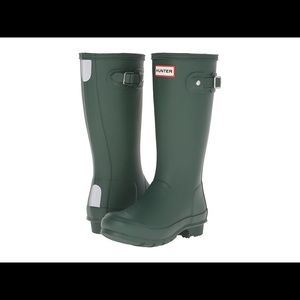 Green Hunter Boots Kids Size 5 Fits Women size 7