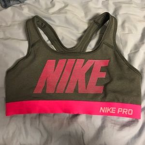 Nike pro sports bra