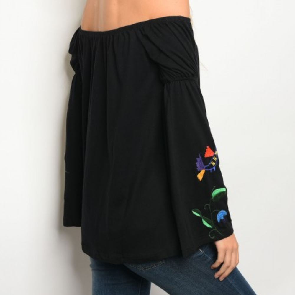 VAVA BY JOY HAN EMBROIDED DETAILED TOP - Picture 3 of 4