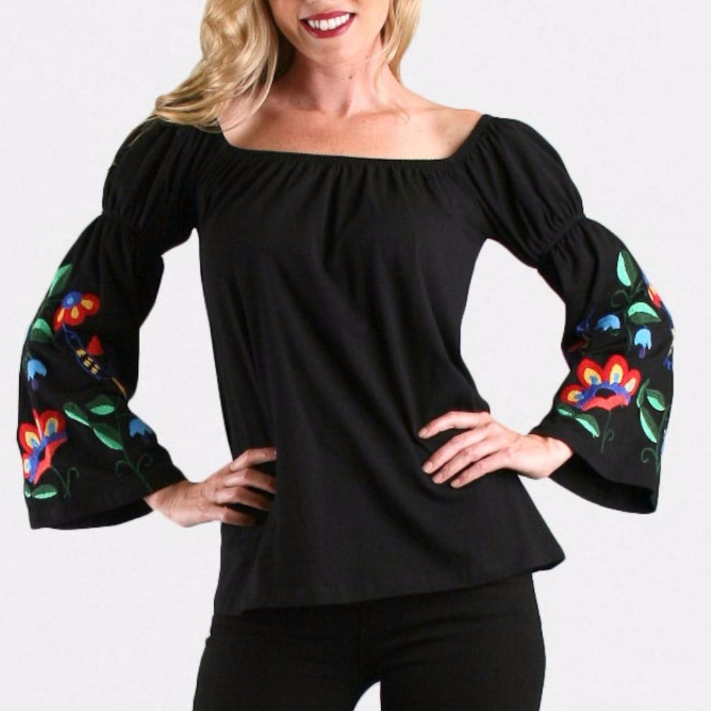 VAVA BY JOY HAN EMBROIDED DETAILED TOP - Picture 2 of 4