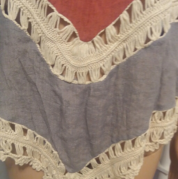 Long Sleeve color block sweater - Picture 3 of 5