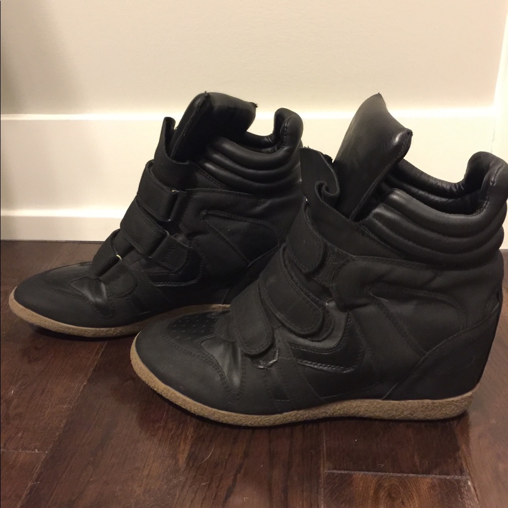 Black wedge sneakers