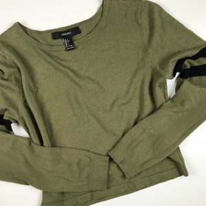 Forever 21 cropped lightweight sweater. Large