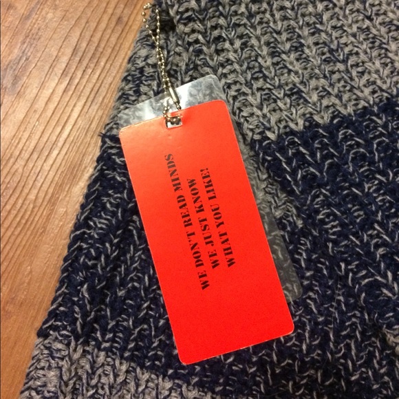 SOLD OUT ❄️ NWT YOKI NY Striped Sweater - Picture 5 of 6