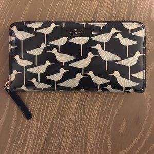 ⬇️⬇️ REDUCED Kate Spade Neda Daycation Wallet