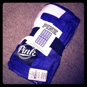 P•I•N•K towel !