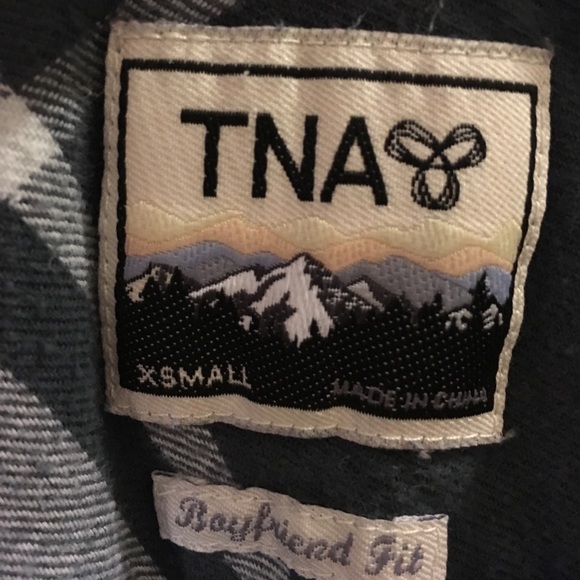 Aritzia TNA Hooded Flannel - Picture 3 of 3