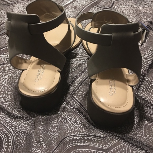 Sandals - Picture 2 of 4