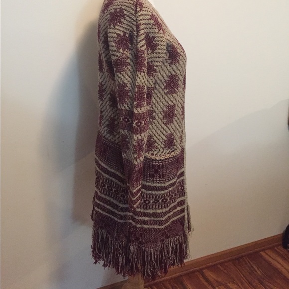 NWT Maroon And Gray Knit Long Sweater with fringes - Picture 3 of 7