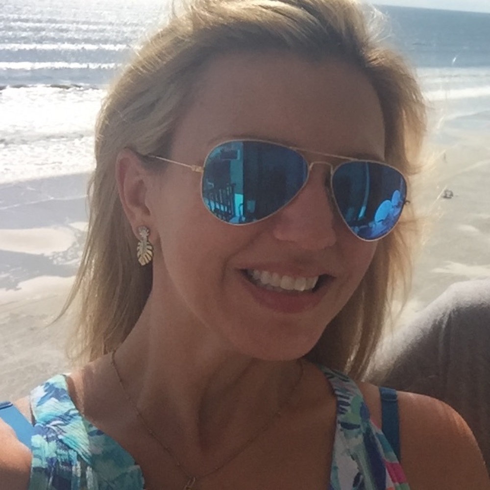 Meet your Posher, Elizabeth