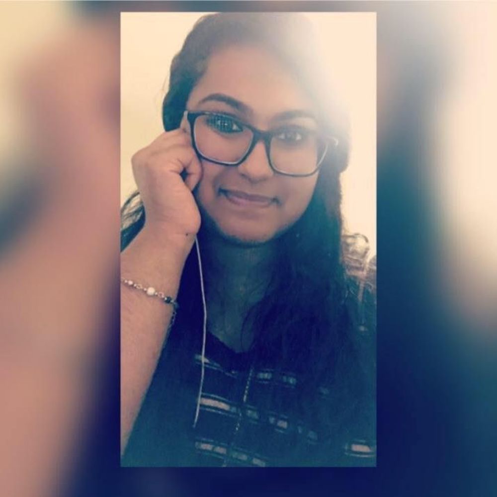 Meet your Posher, Dalia