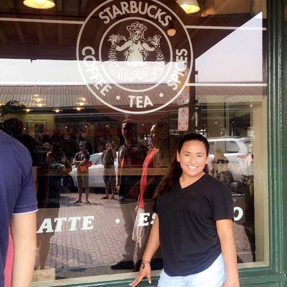 Meet your Posher, Karissa