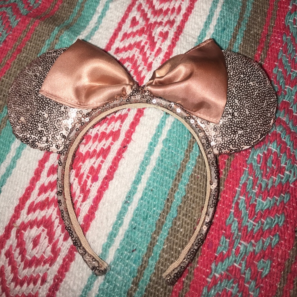 Brand New Rose Gold Minnie ears