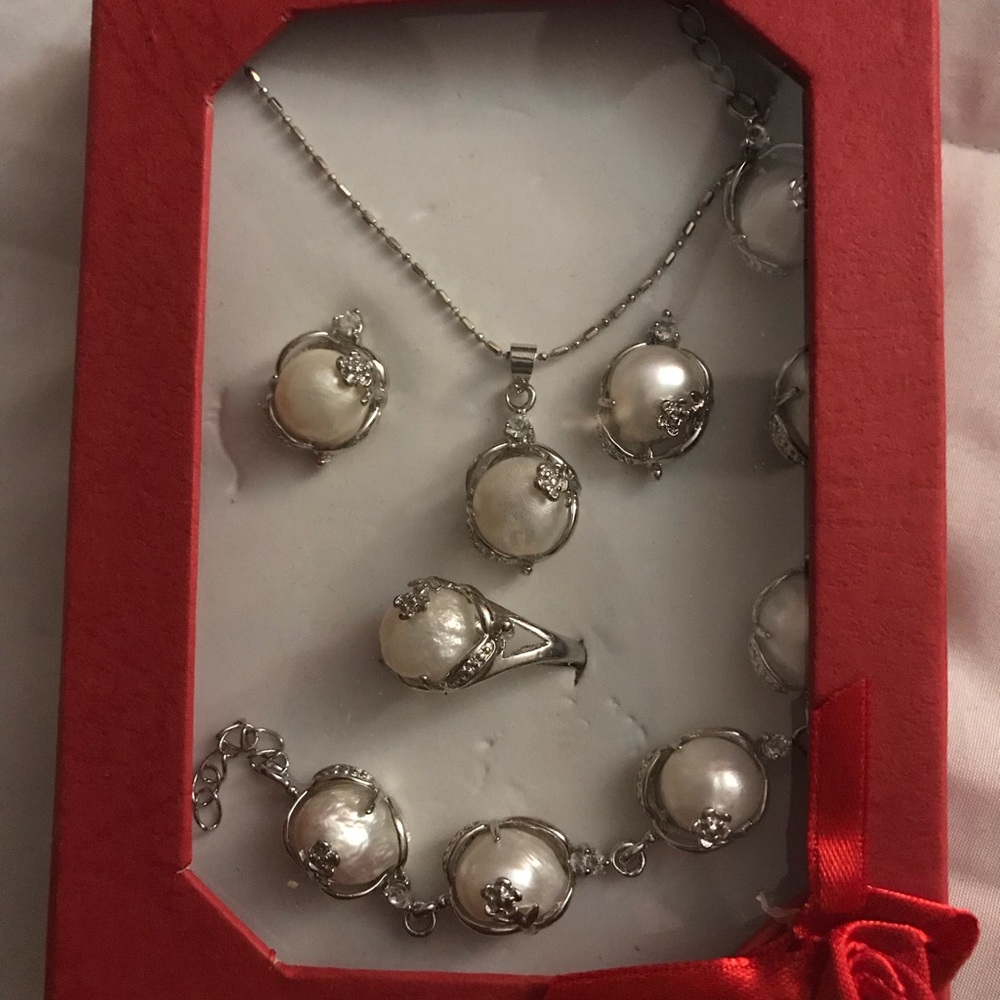 Freshwater pearl set