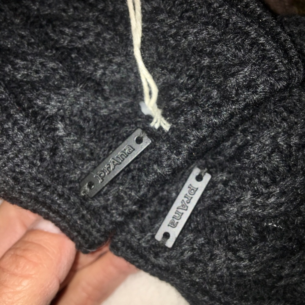 Cozy NWT Prana gloves! ☃️ - Picture 4 of 5