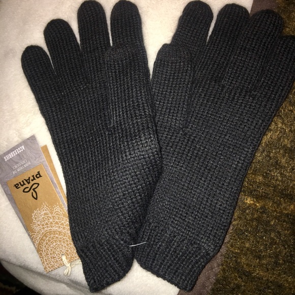 Cozy NWT Prana gloves! ☃️ - Picture 2 of 5