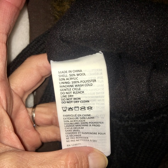 Cozy NWT Prana gloves! ☃️ - Picture 5 of 5