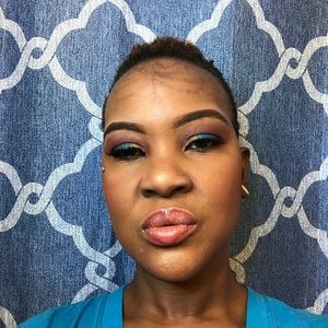 Meet your Posher, Tawayna