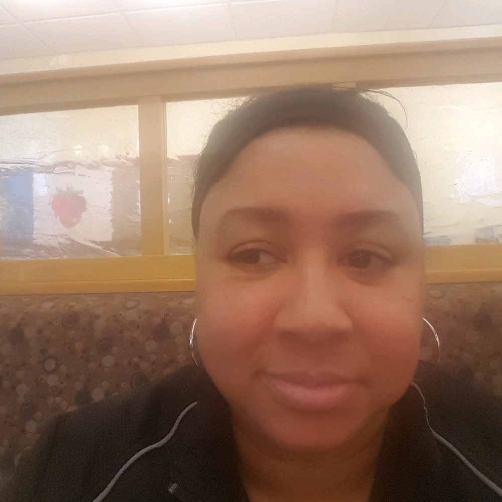 Meet your Posher, Monique